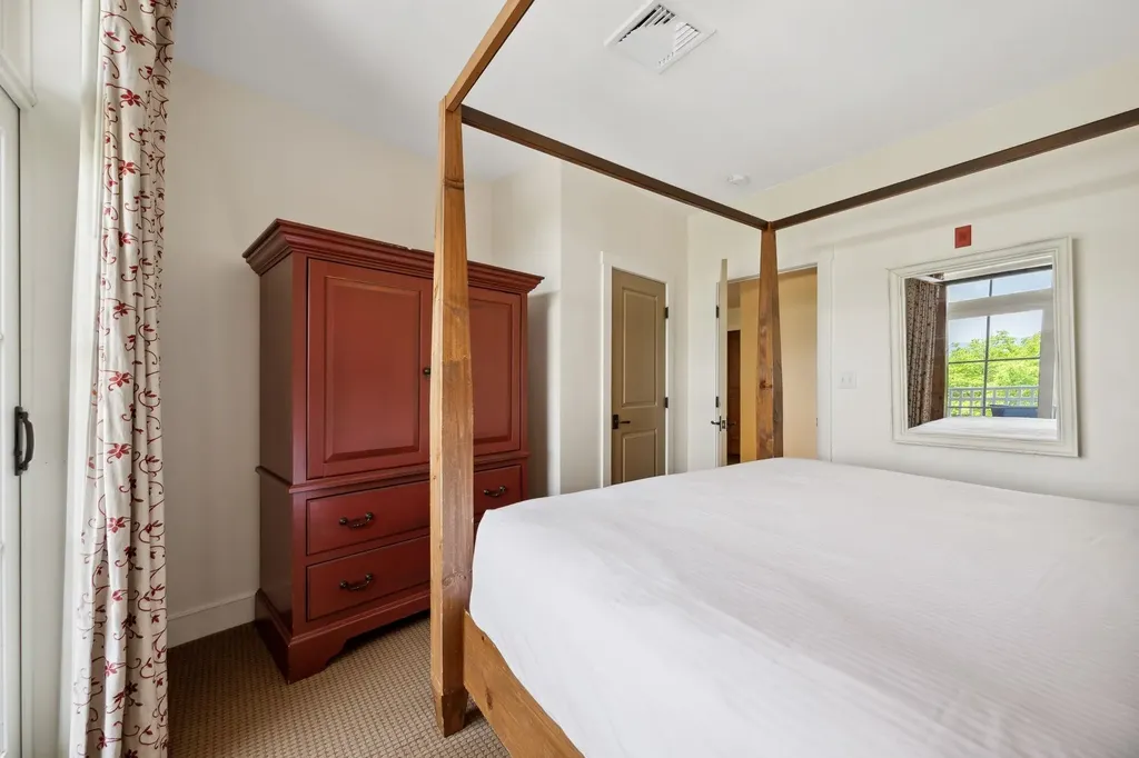 102 Forest Drive Warren VT 05674