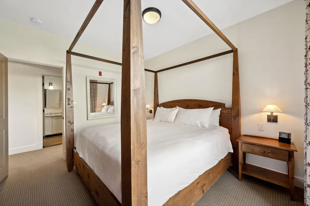 102 Forest Drive Warren VT 05674