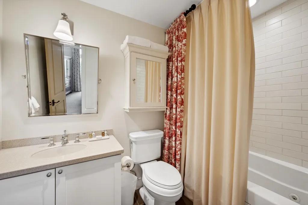 102 Forest Drive Warren VT 05674