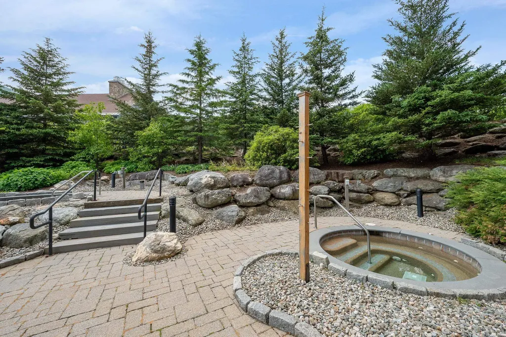 102 Forest Drive Warren VT 05674