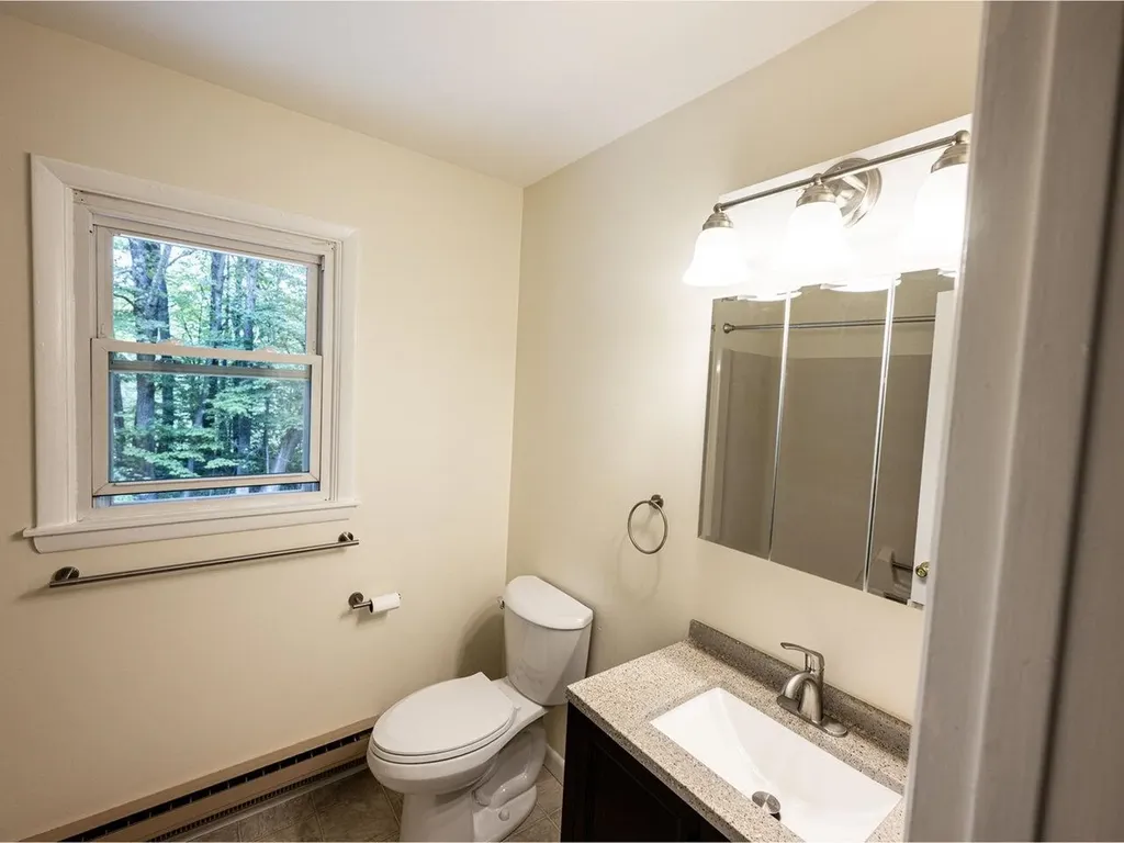 86 Pinecrest Drive Essex VT 05452