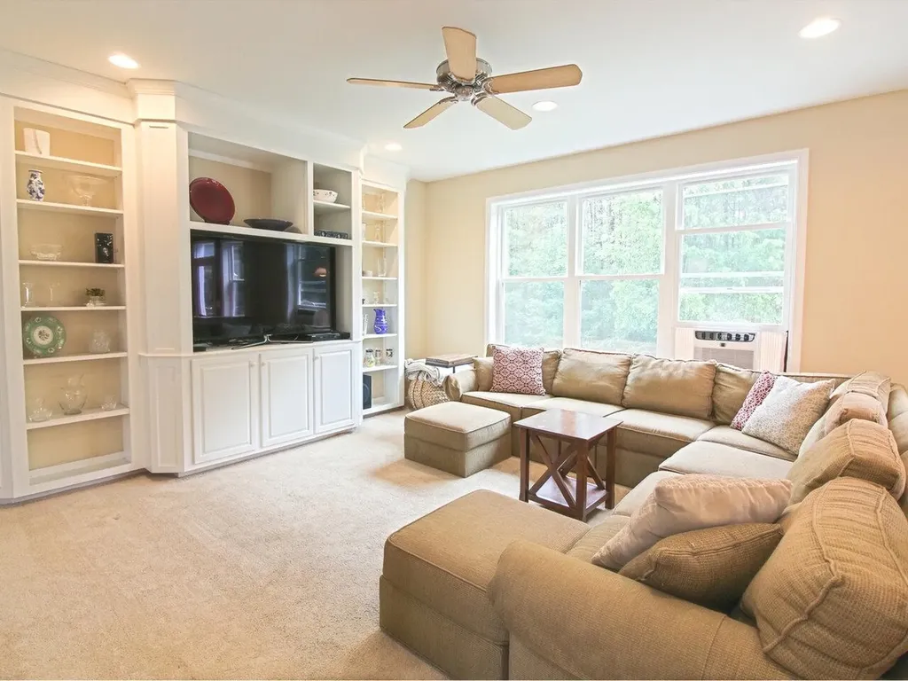 343 Cobblestone Circle South Burlington VT 05403