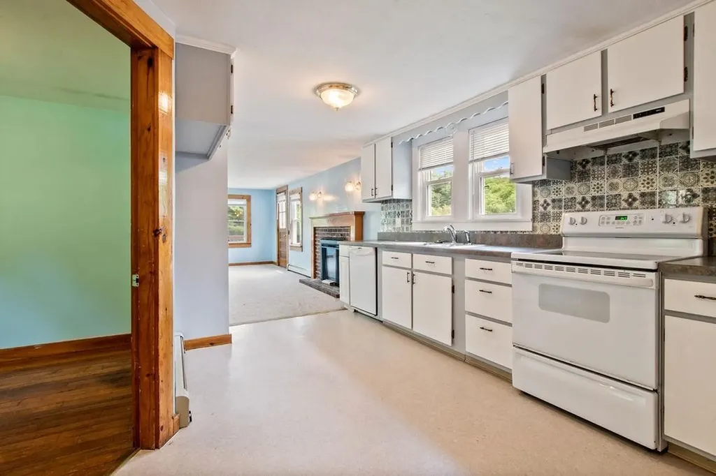 23 Riverlake Street Alton NH 03810