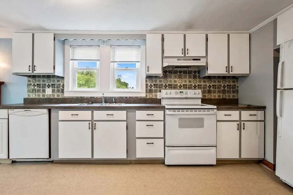 23 Riverlake Street Alton NH 03810