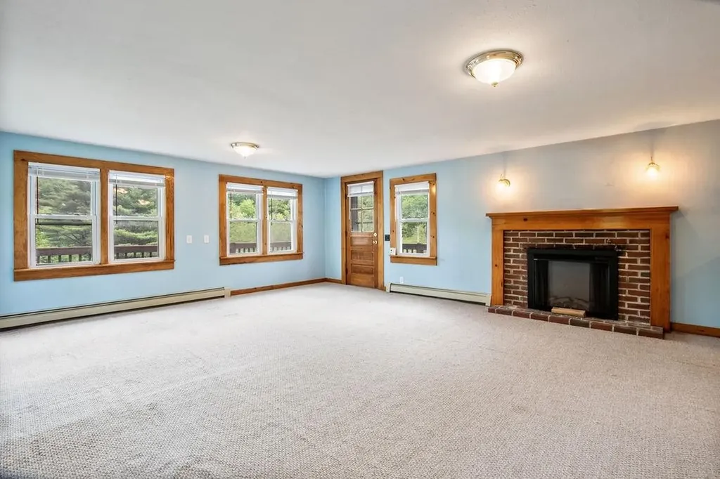 23 Riverlake Street Alton NH 03810