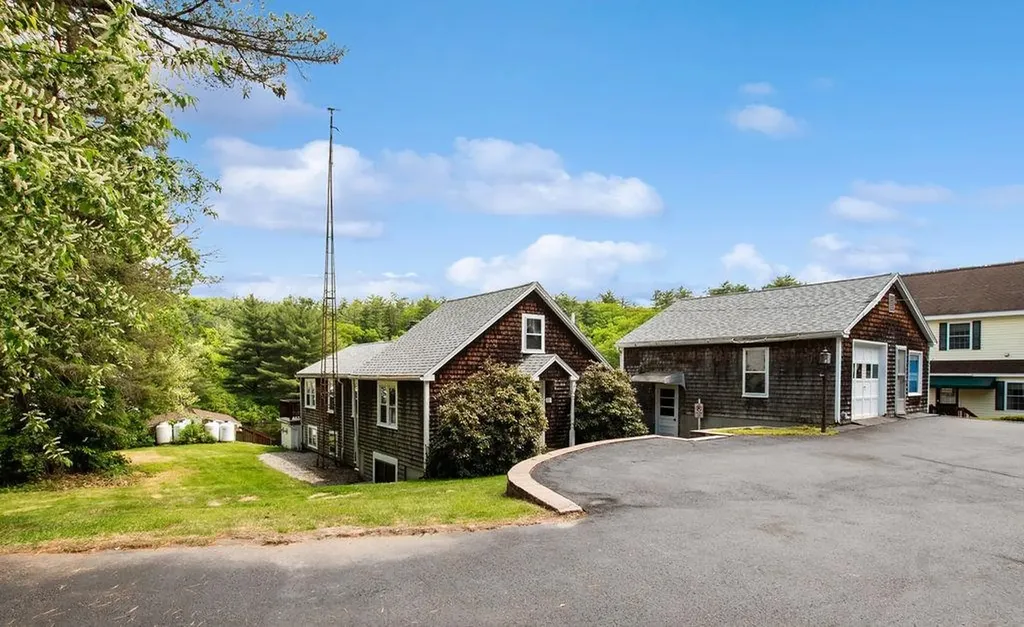 23 Riverlake Street Alton NH 03810