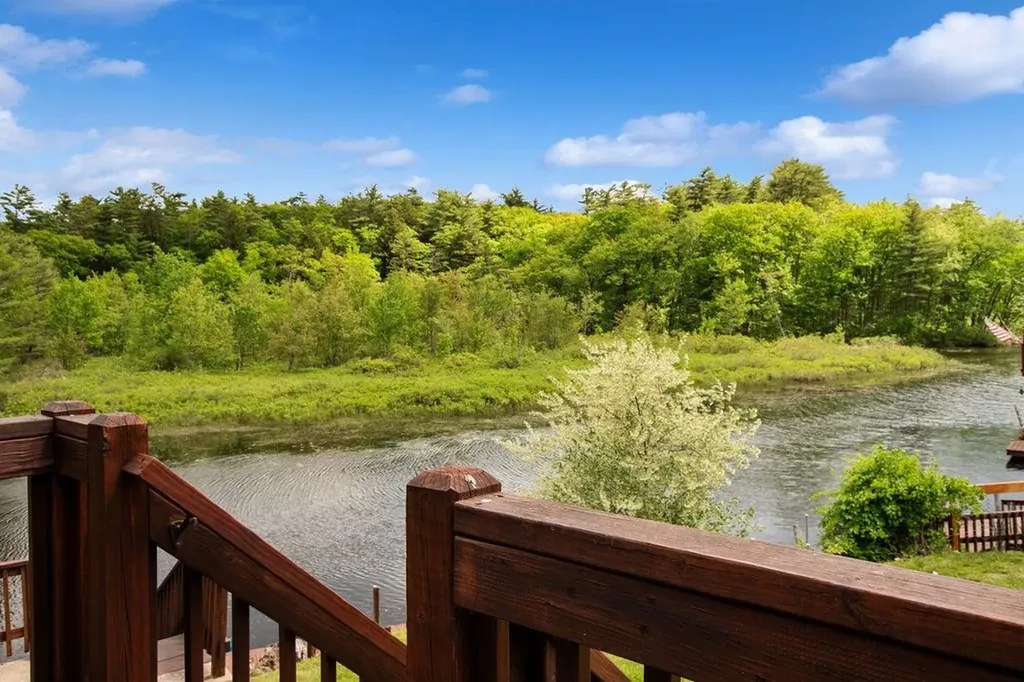 23 Riverlake Street Alton NH 03810