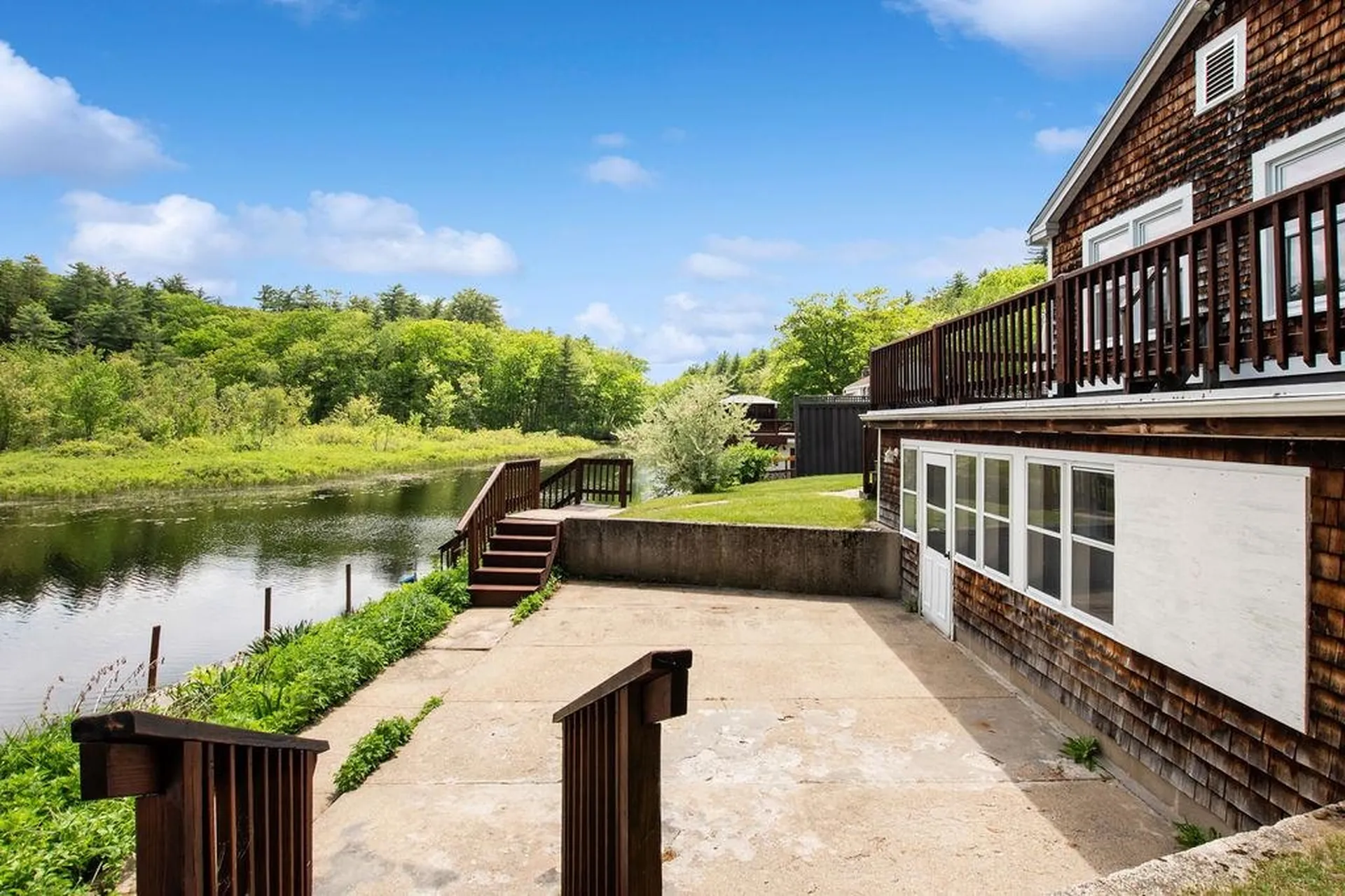 23 Riverlake Street Alton NH 03810