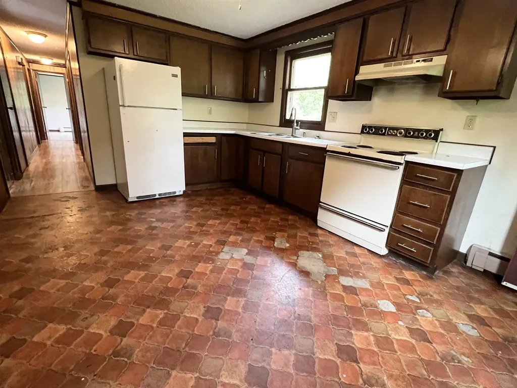 48 Hickory Hollow Road Vernon VT 05354