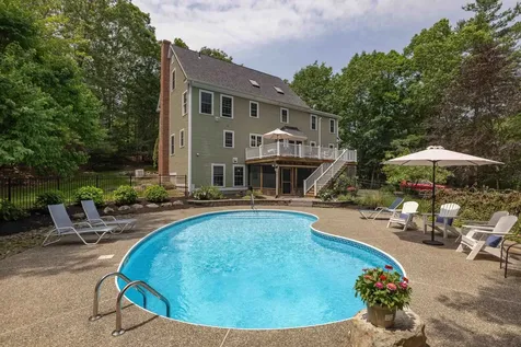 15 Wood Ridge Lane Exeter NH 03833