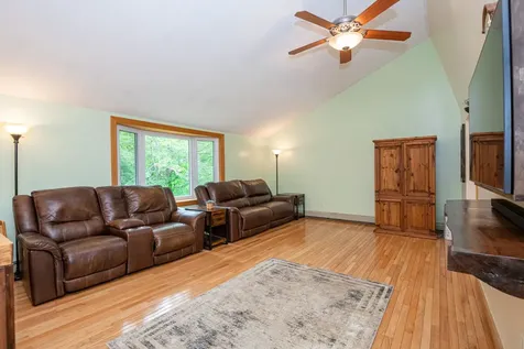 226 Raymond Road Nottingham NH 03290