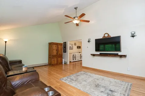 226 Raymond Road Nottingham NH 03290