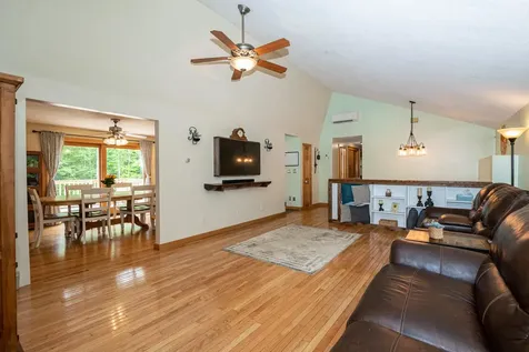 226 Raymond Road Nottingham NH 03290