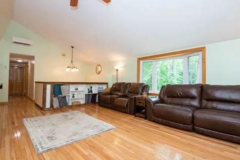 226 Raymond Road Nottingham NH 03290