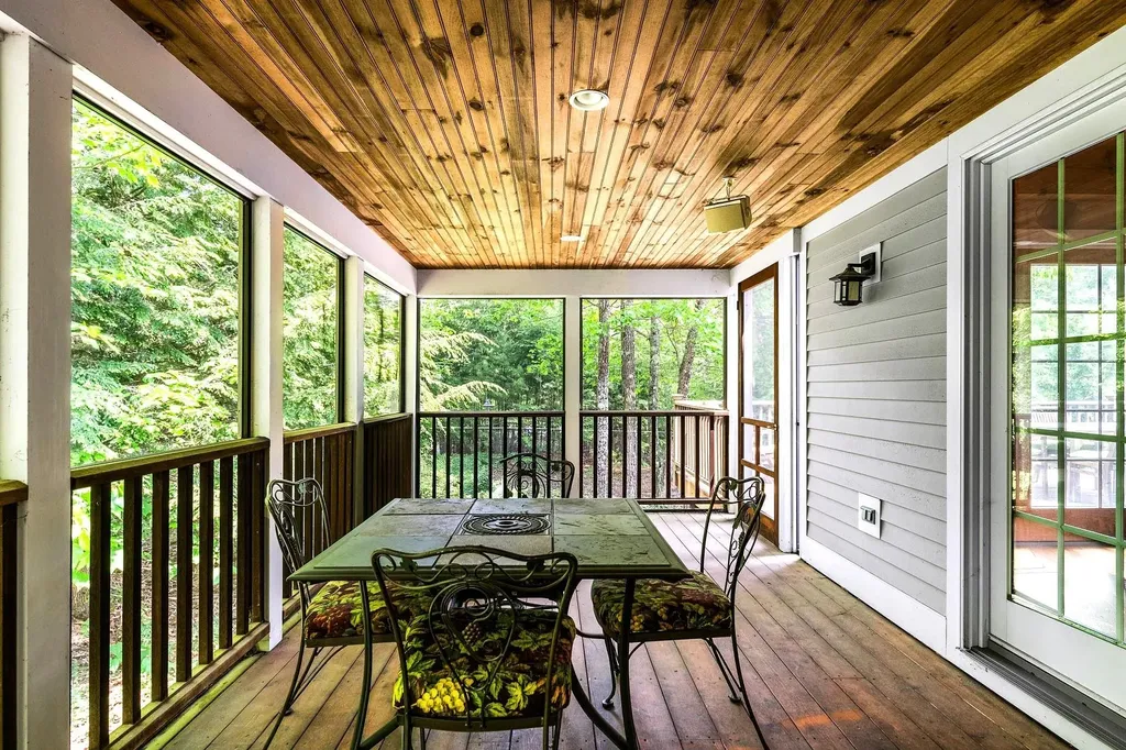60 Emily Lane Sunapee NH 03782