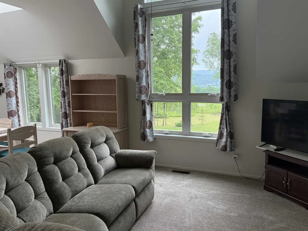 93 Senor Road Warren VT 05674