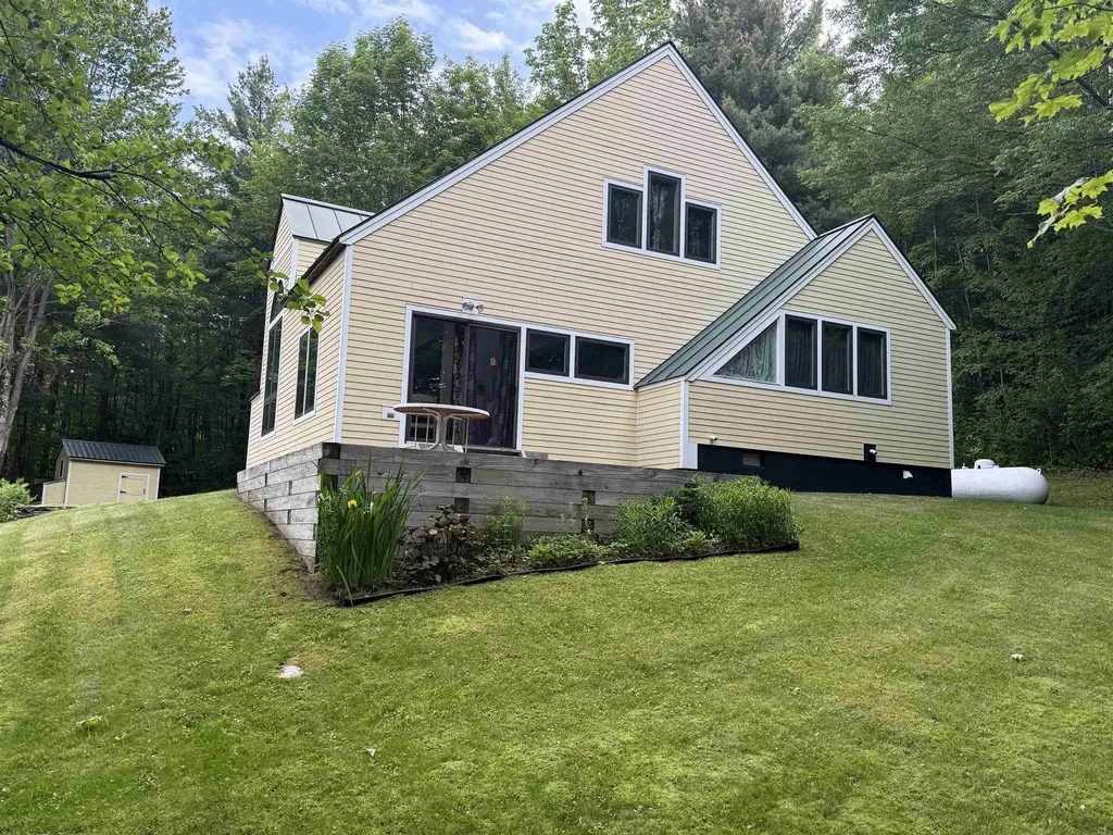 93 Senor Road Warren VT 05674