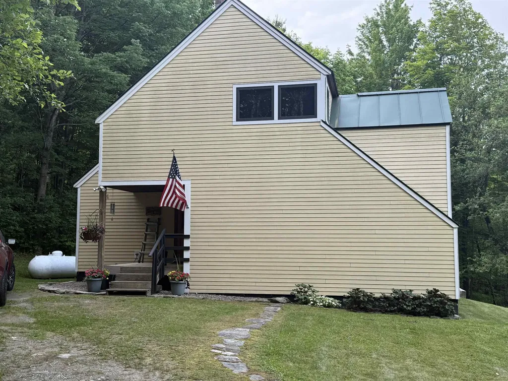 93 Senor Road Warren VT 05674