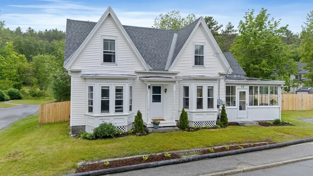 52 Lower Main Street Sunapee NH 03782
