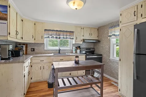 104 N River Lake Road Northwood NH 03261