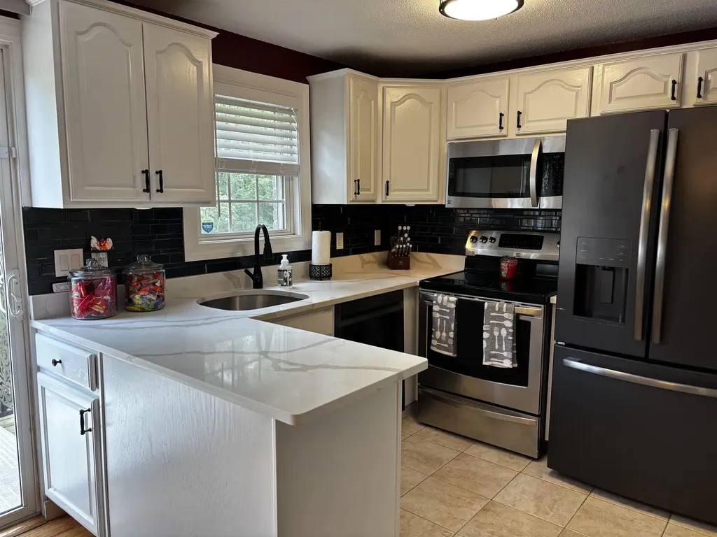 91 Fieldstone Drive Londonderry NH 03053