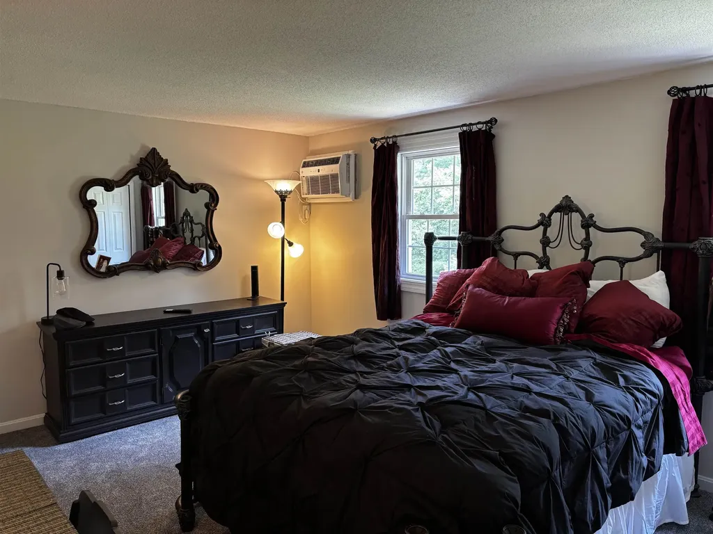 91 Fieldstone Drive Londonderry NH 03053