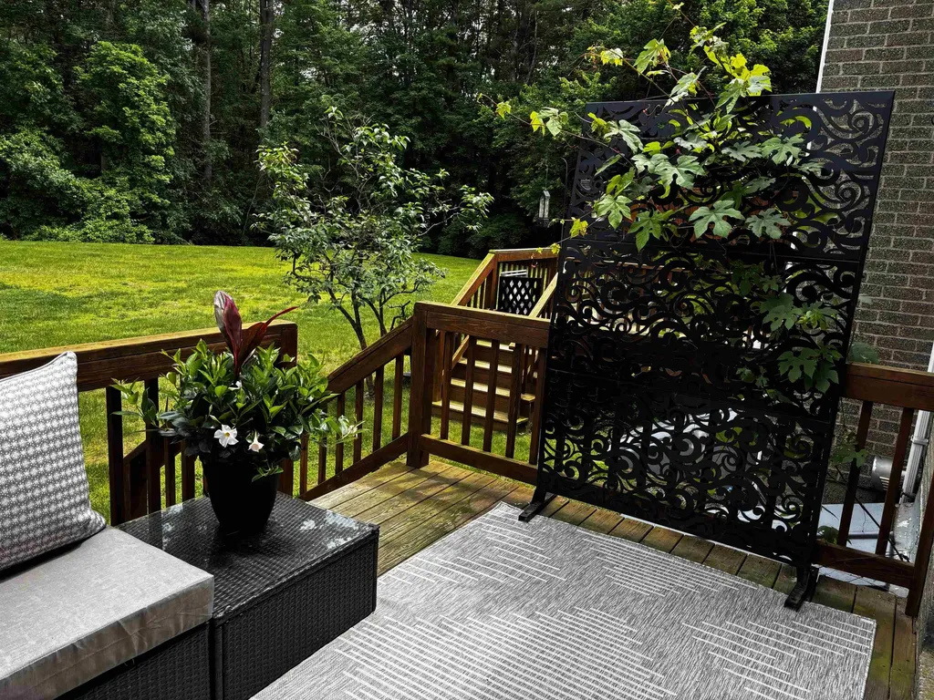 91 Fieldstone Drive Londonderry NH 03053