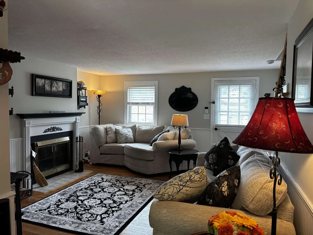 91 Fieldstone Drive Londonderry NH 03053