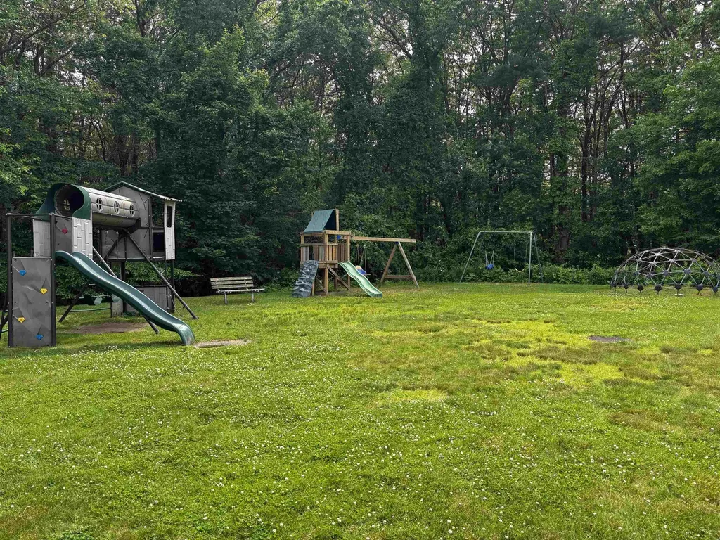 91 Fieldstone Drive Londonderry NH 03053