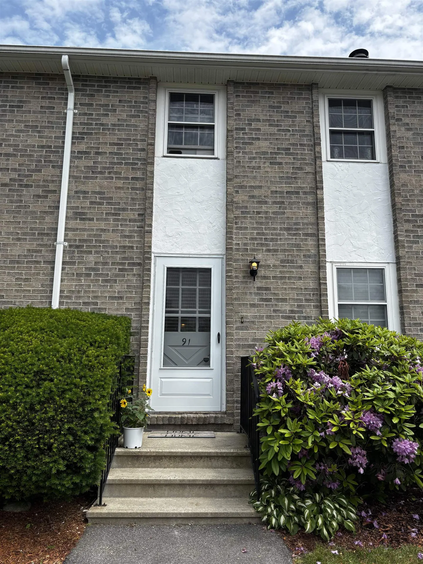 91 Fieldstone Drive Londonderry NH 03053