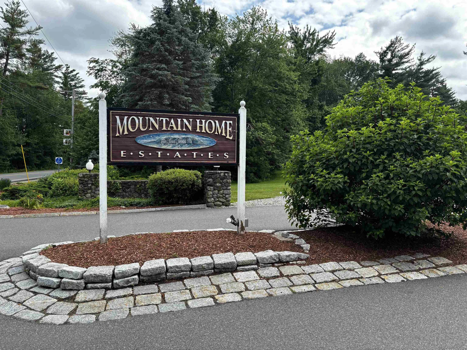 91 Fieldstone Drive Londonderry NH 03053