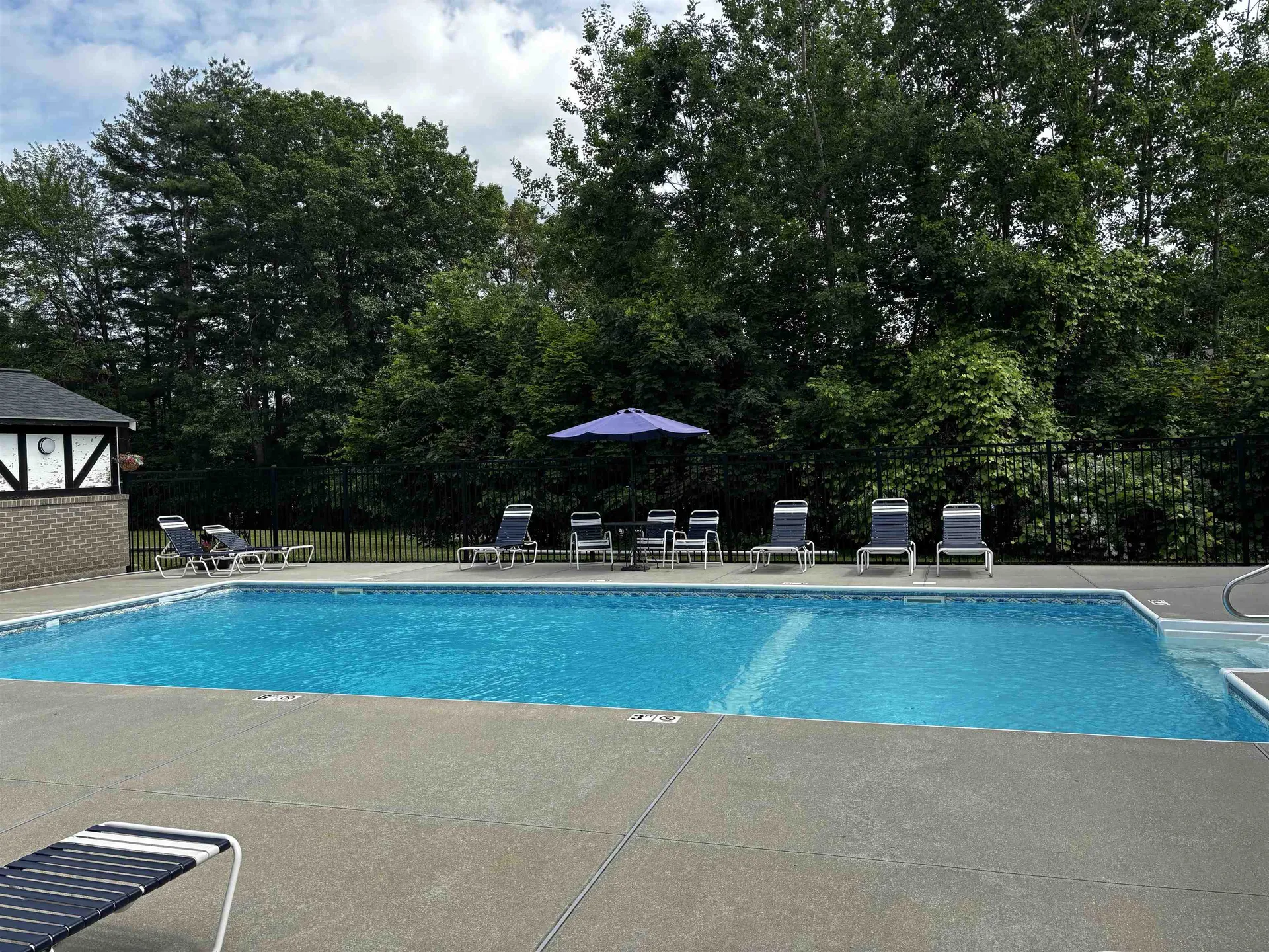 91 Fieldstone Drive Londonderry NH 03053