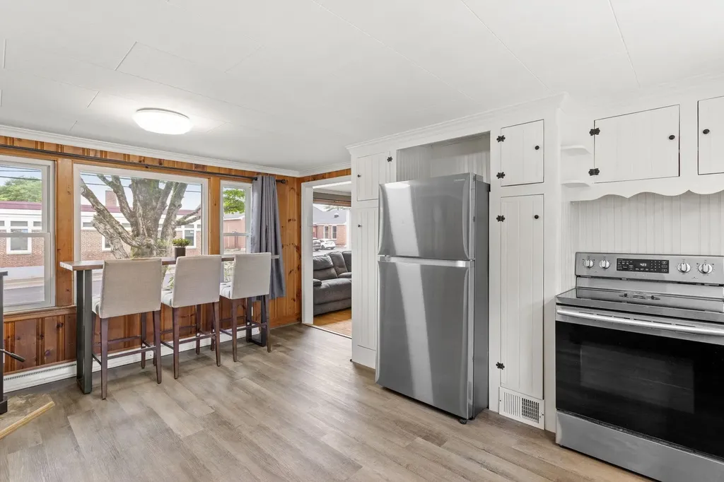 10 Pine Street Alton NH 03809