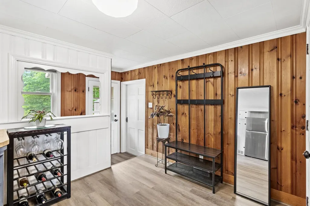 10 Pine Street Alton NH 03809