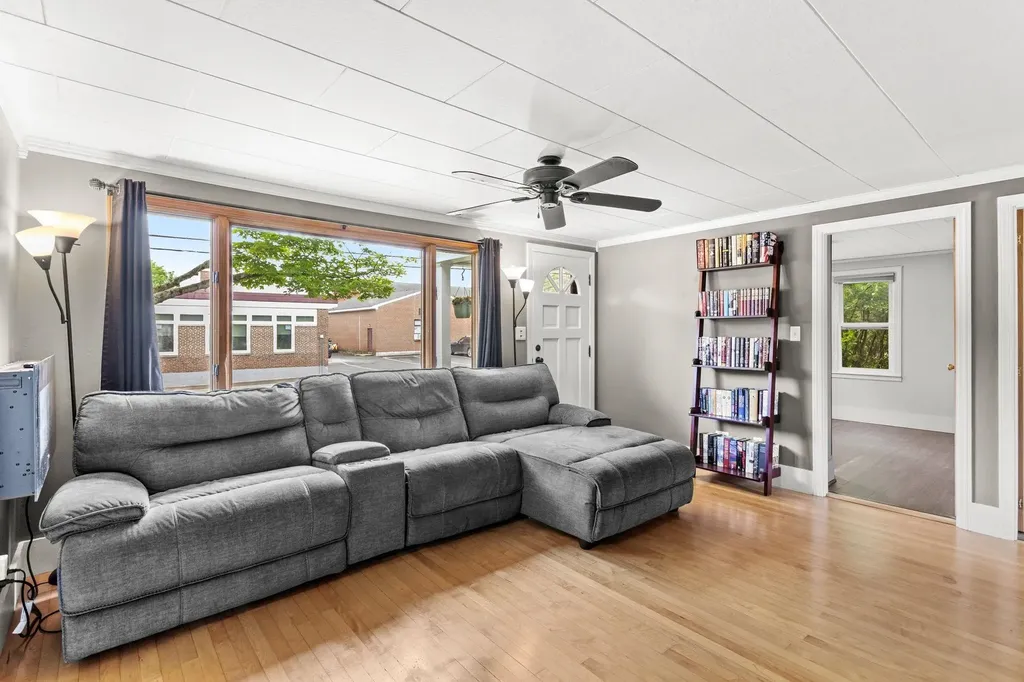 10 Pine Street Alton NH 03809