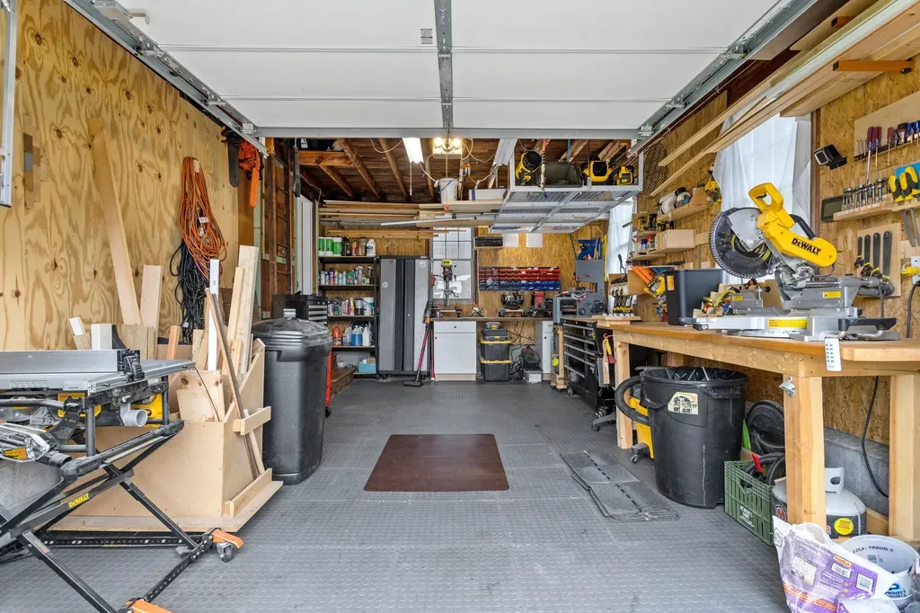 10 Pine Street Alton NH 03809