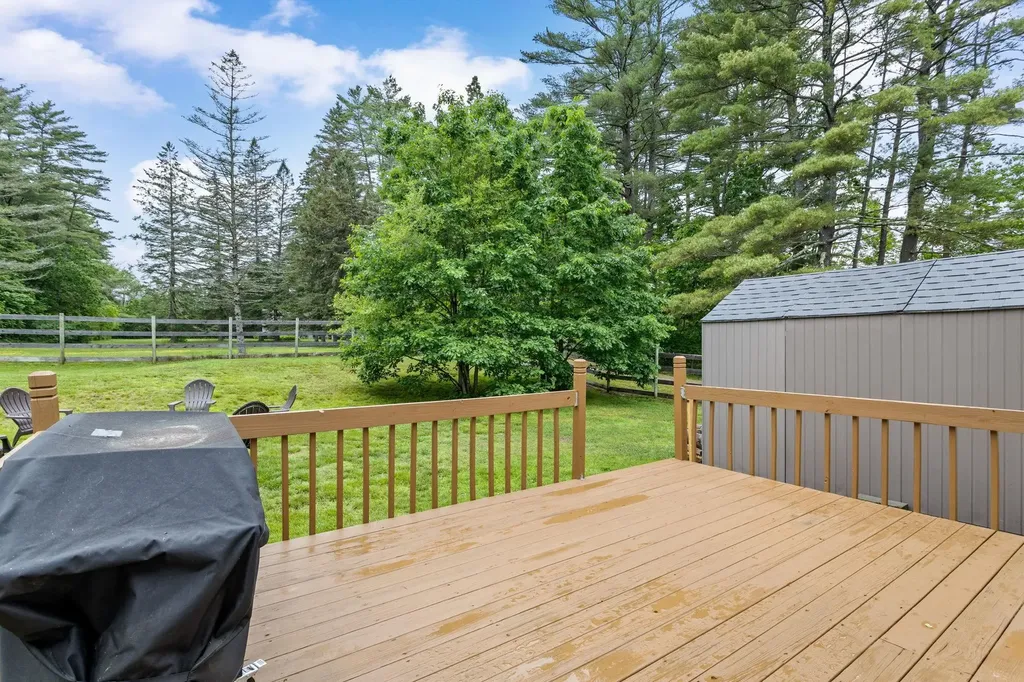 10 Pine Street Alton NH 03809