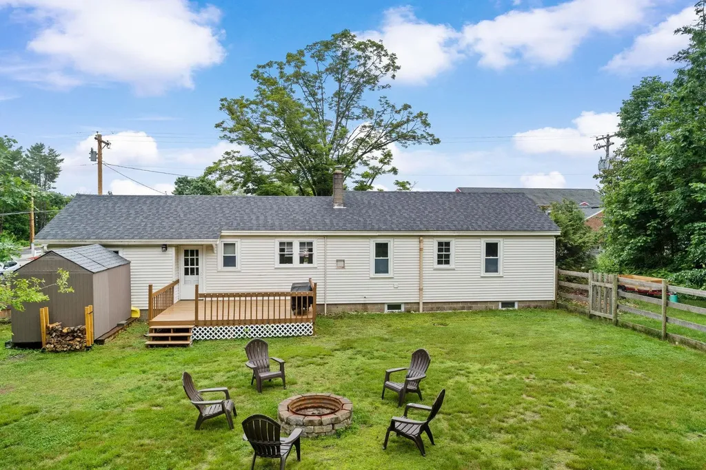 10 Pine Street Alton NH 03809