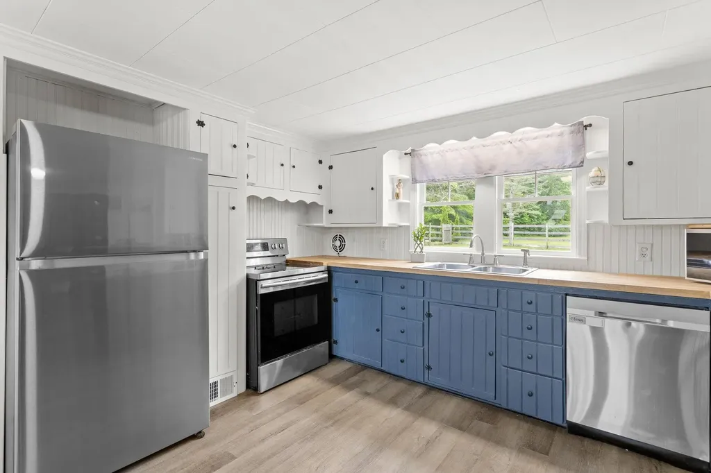 10 Pine Street Alton NH 03809