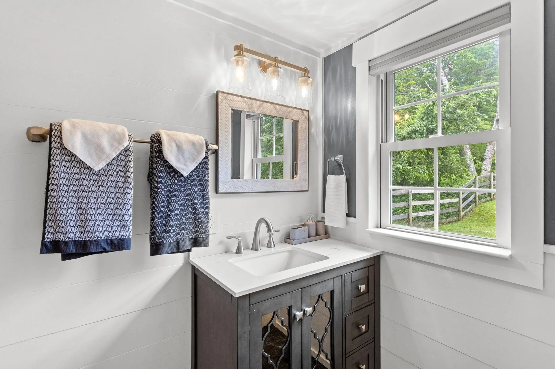 10 Pine Street Alton NH 03809