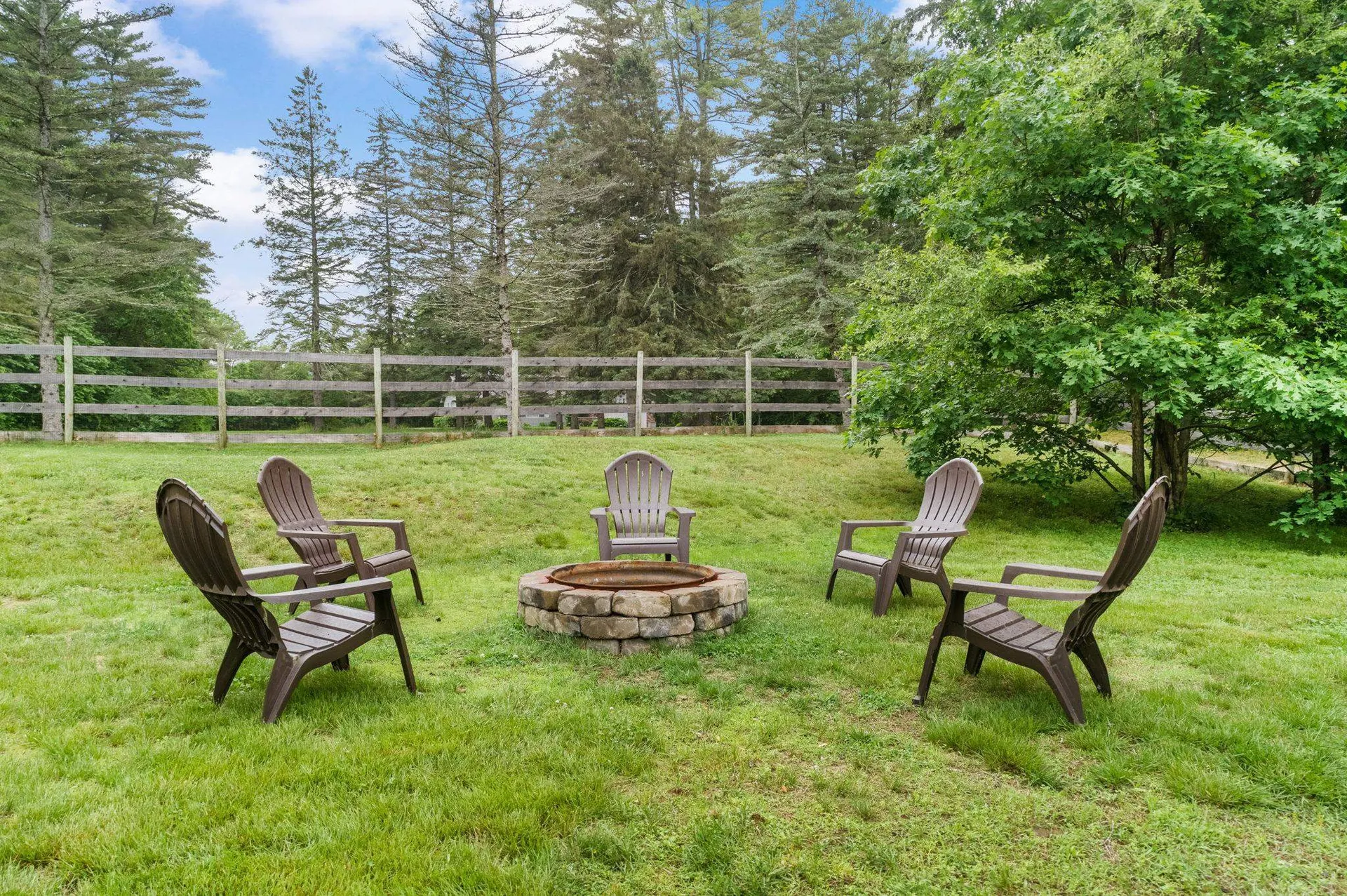 10 Pine Street Alton NH 03809