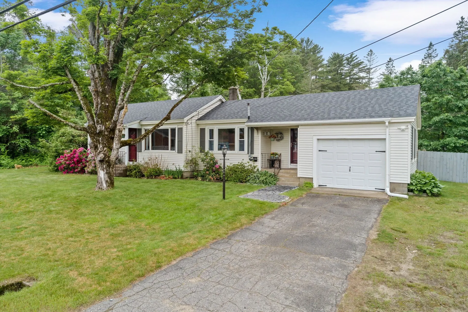 10 Pine Street Alton NH 03809