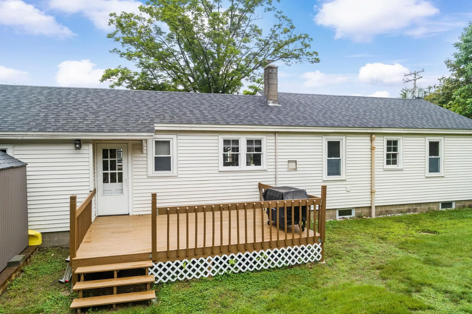 10 Pine Street Alton NH 03809