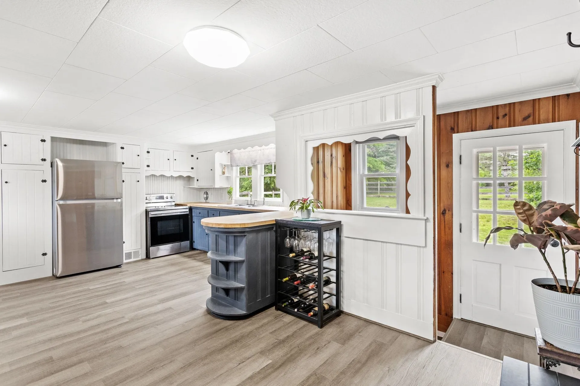 10 Pine Street Alton NH 03809