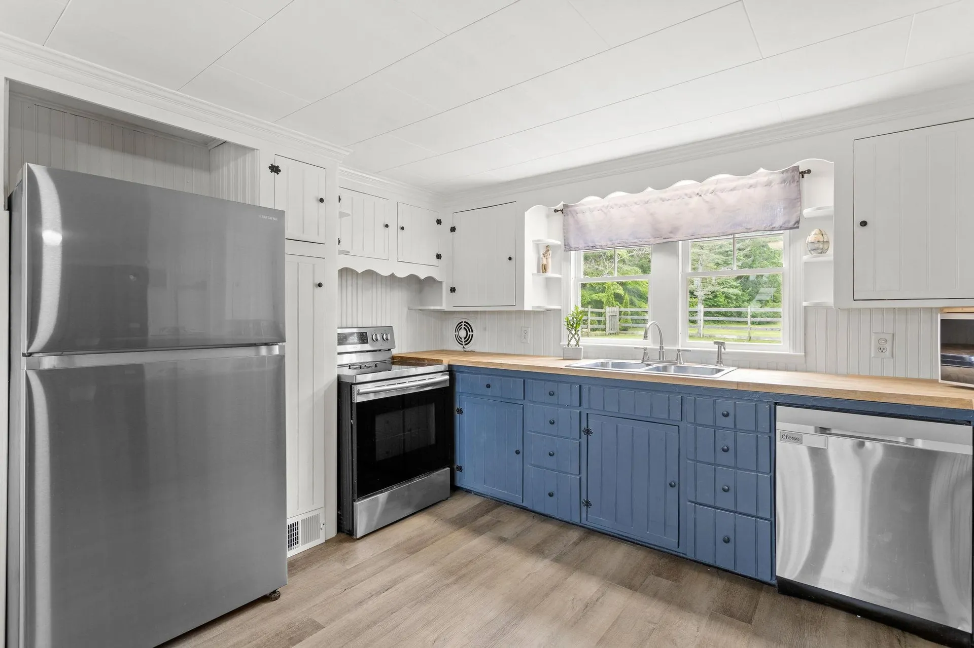 10 Pine Street Alton NH 03809