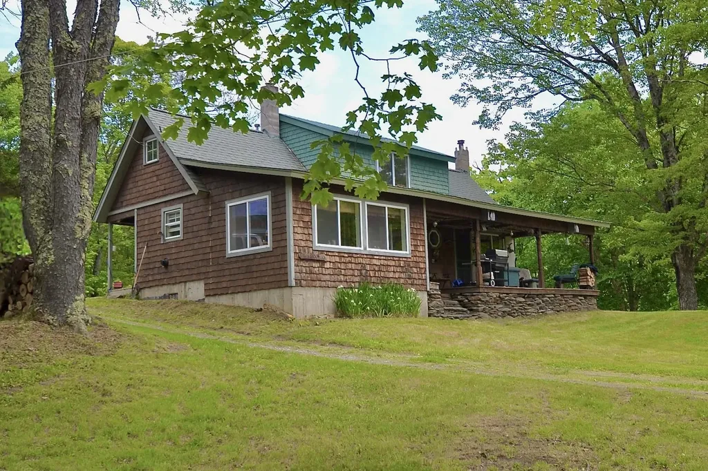 459 Bat Hennesy Road Moretown VT 05660