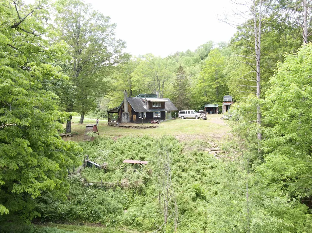 459 Bat Hennesy Road Moretown VT 05660