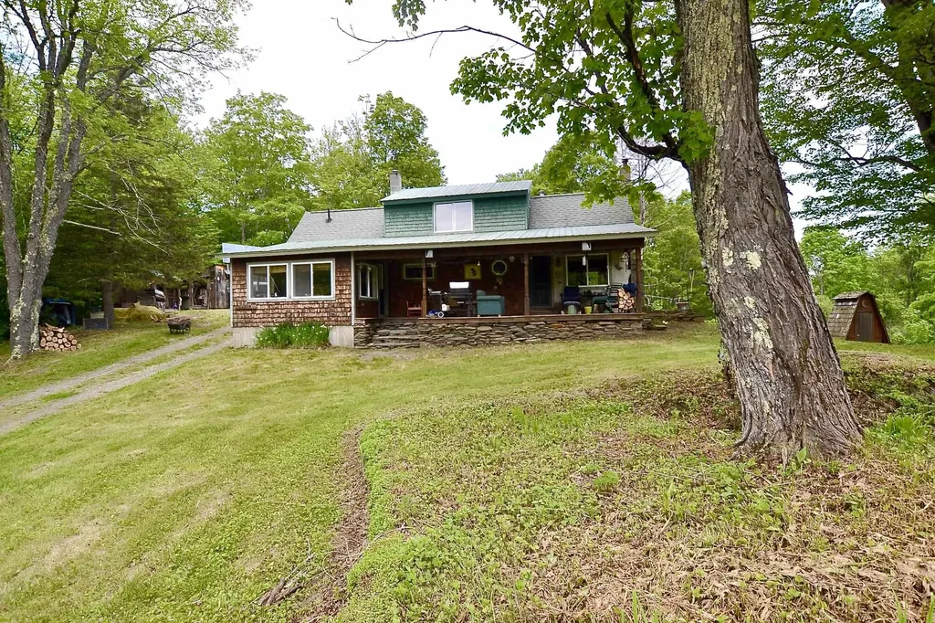 459 Bat Hennesy Road Moretown VT 05660