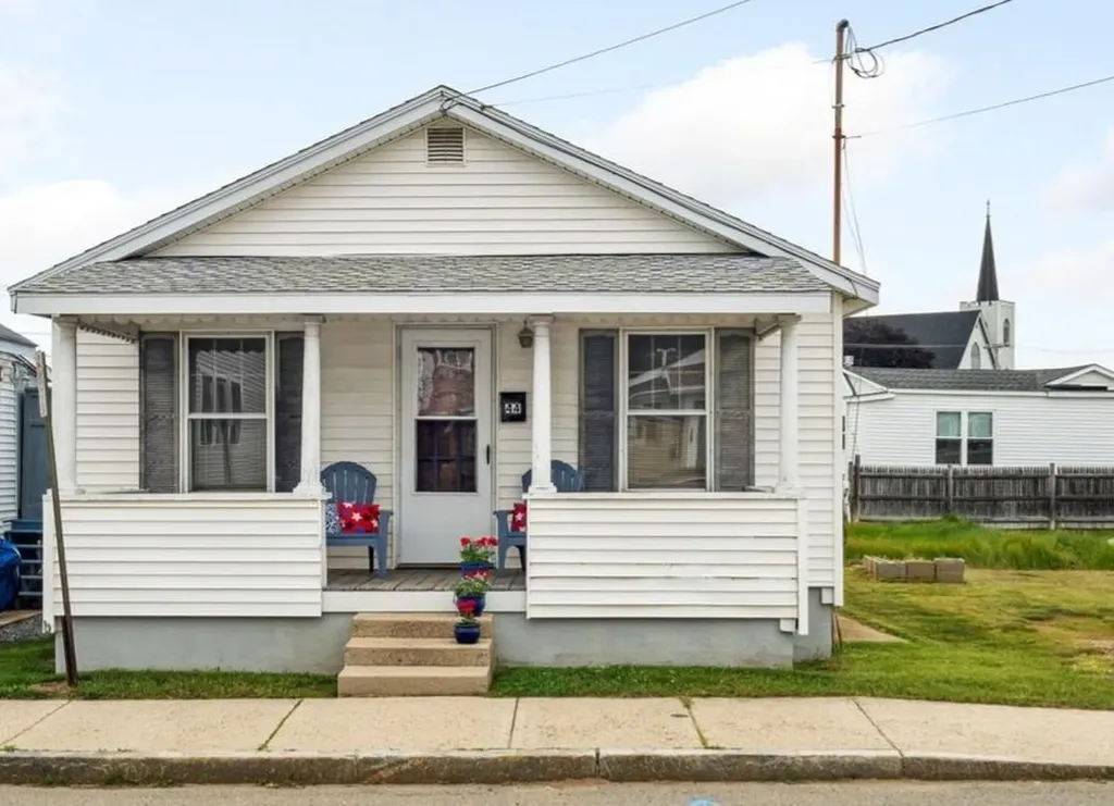 44 Highland Avenue Hampton NH 03842