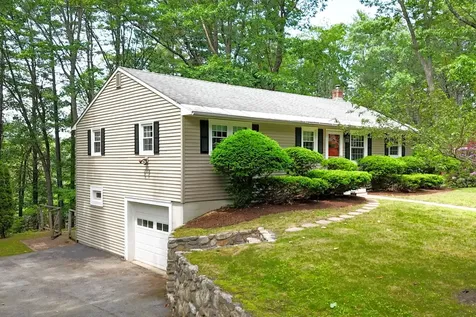 43 Longwood Drive Swanzey NH 03446